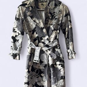 Burberry Women Trench Coat